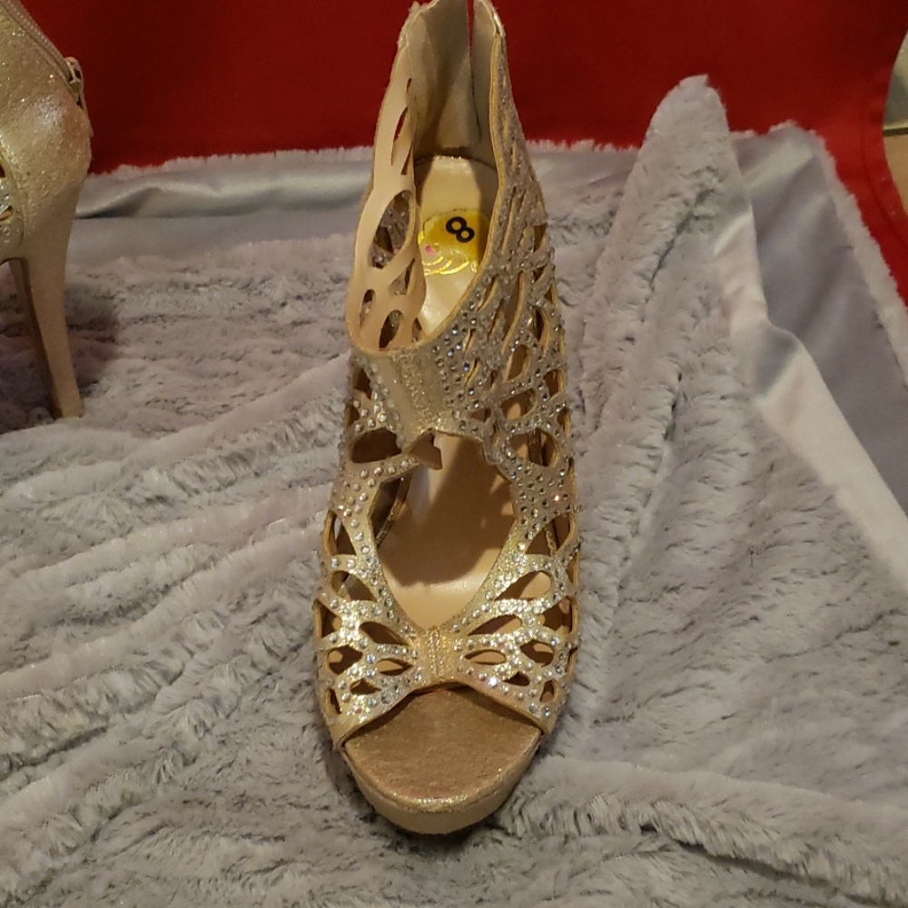 Heals - Picture 4 of 4